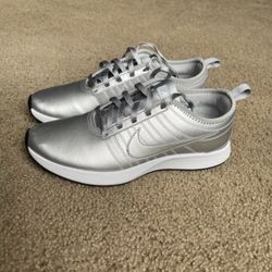 Women Nike Dualtone Shoes 