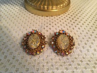 Vintage gold clip on earrings