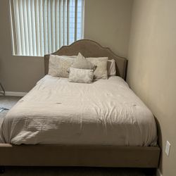 Bed with mattress and Box Spring 