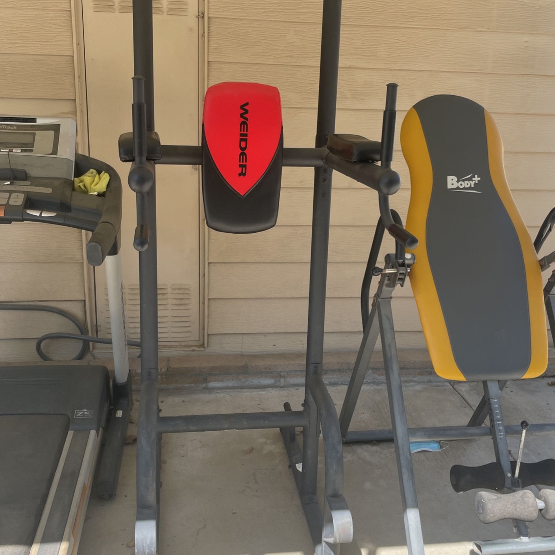 Pull Up Bar
