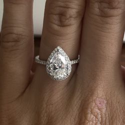 2 Carat Pear Moissanite Diamond Engagement Ring 