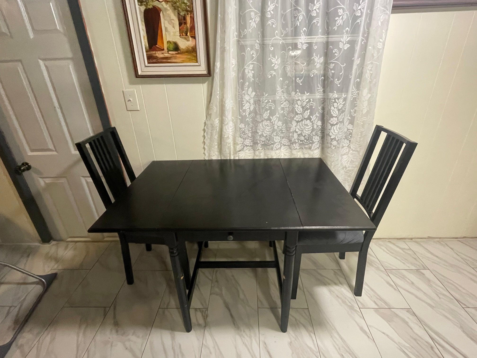 Table With 2 Chairs