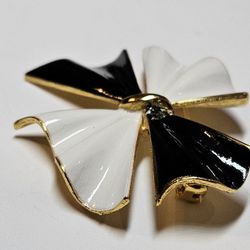 Black & White Bow Brooch Pin