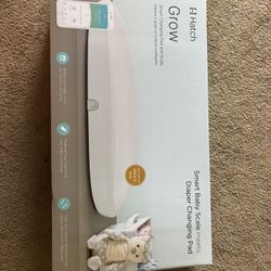 Hatch Grow Smart Changing Pad And Scale