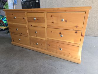 Solid Wood Dresser very nice clean