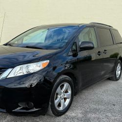 Toyota Sienna 2011