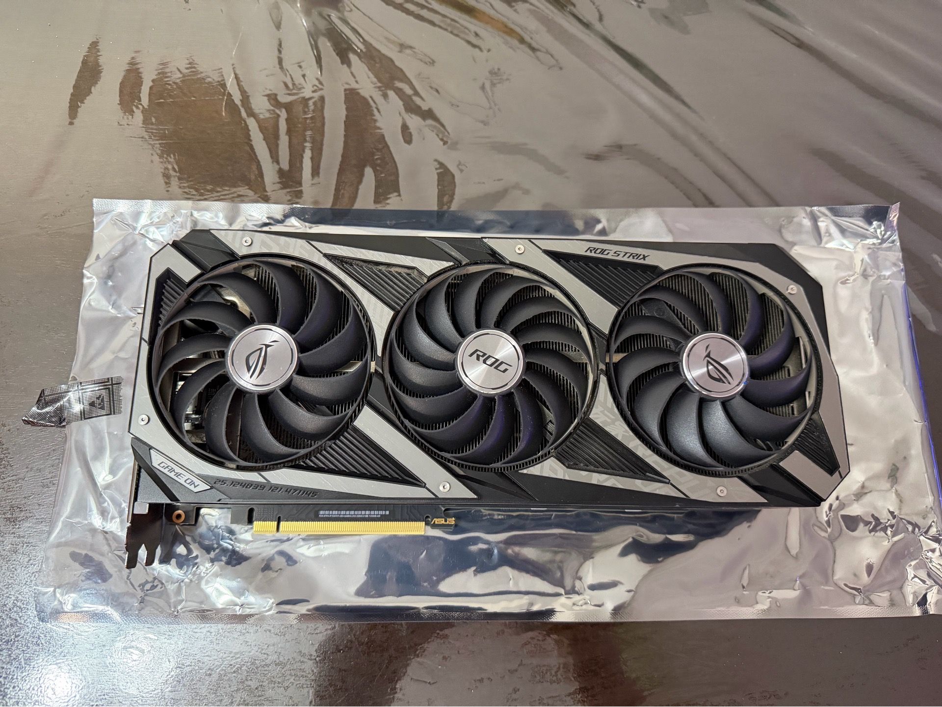 ASUS ROG Strix GeForce RTX 3070 ti 8GB GDDR6 Graphics Card (fans don’t spin)