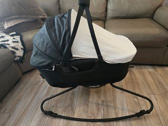 Orbit bassinet