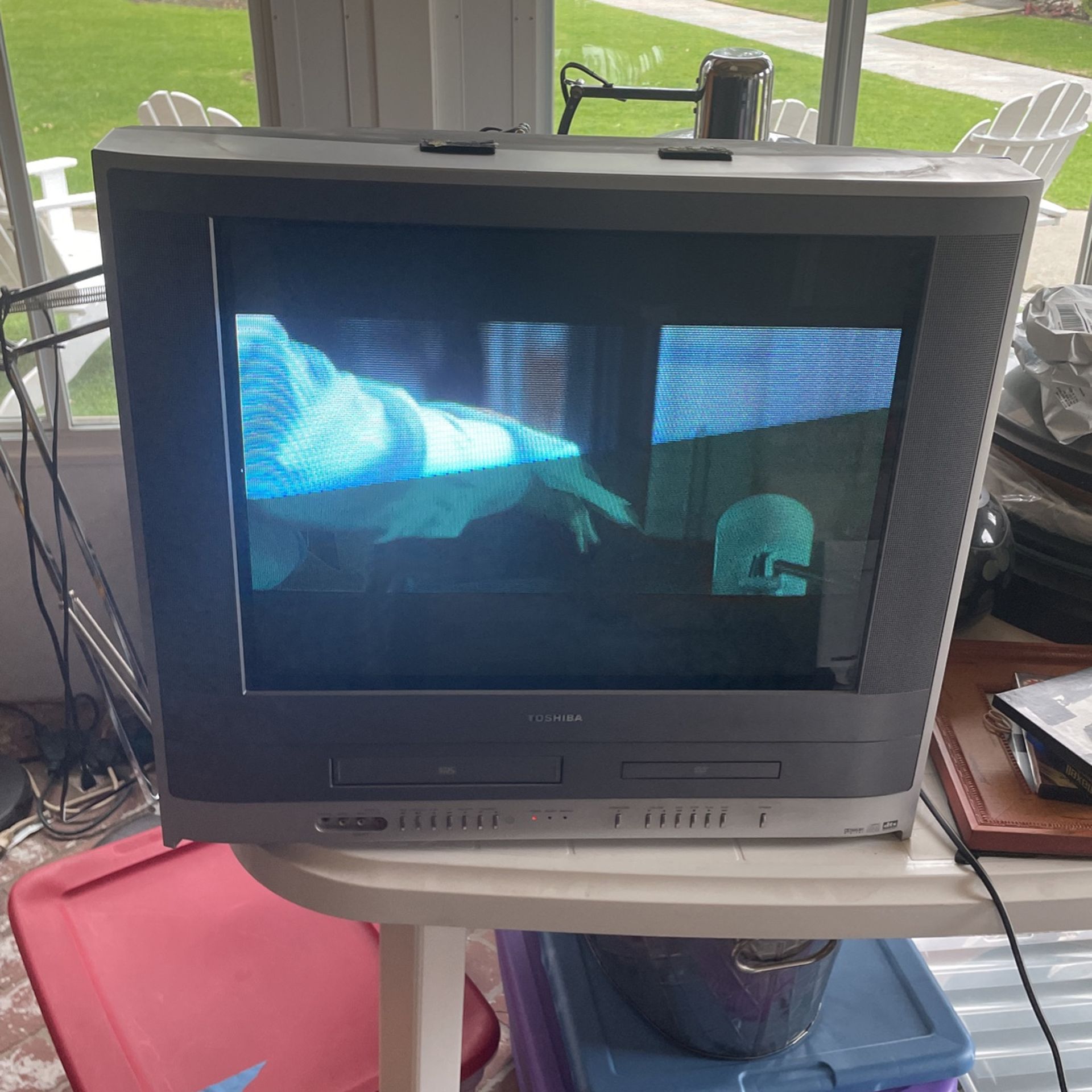Toshiba VCR DVD combo TV