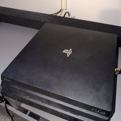 PS4 Pro 1TB + Add-ons