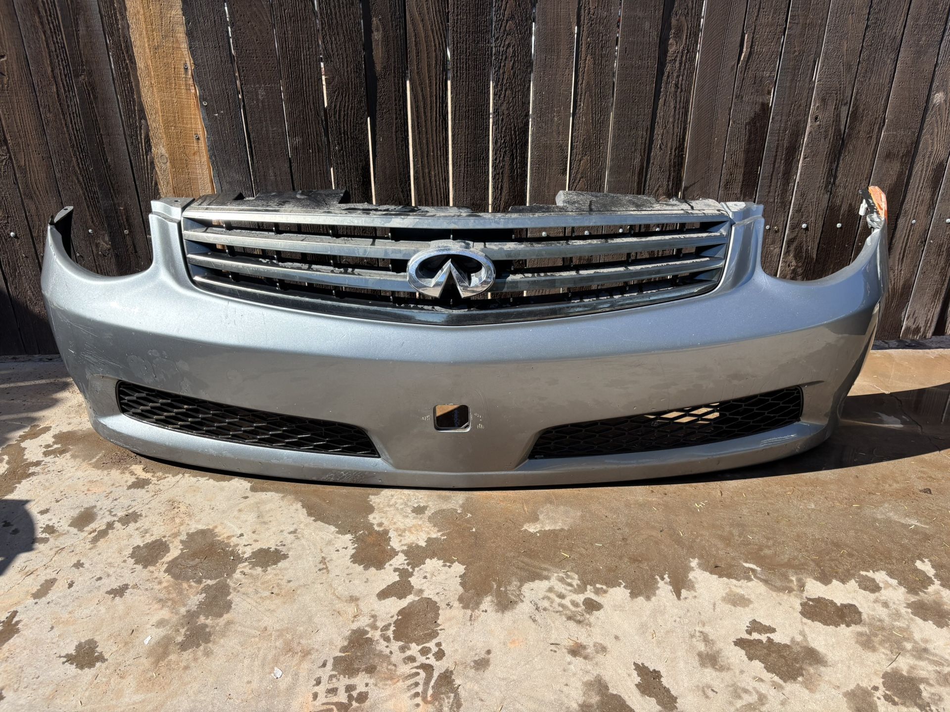 2006 Infiniti G35 Front Bumper 