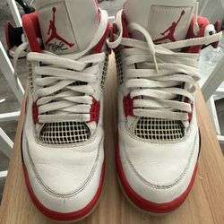 Jordan 4 Fire Red 