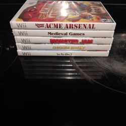 Wii VIDEO GAME LOT