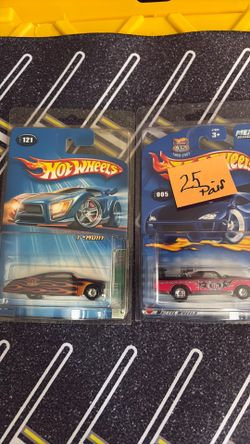 Hot Wheels, two old-school treasure hunt