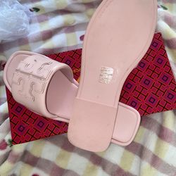 size 7 Tory Burch