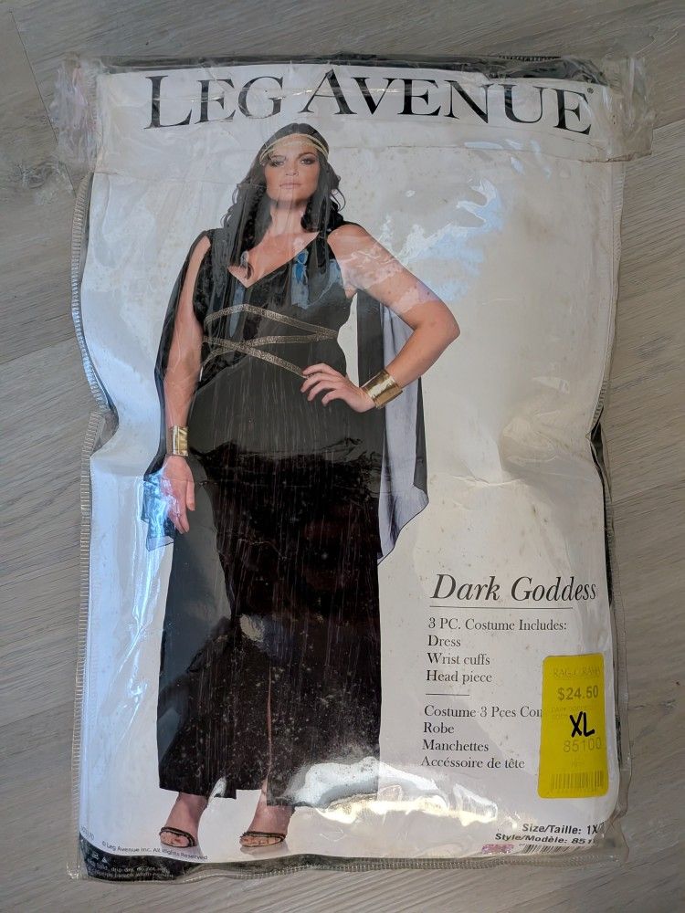 Halloween Dark Goddess XL. $10