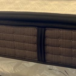 STEARNS & FOSTER KING MATTRESS