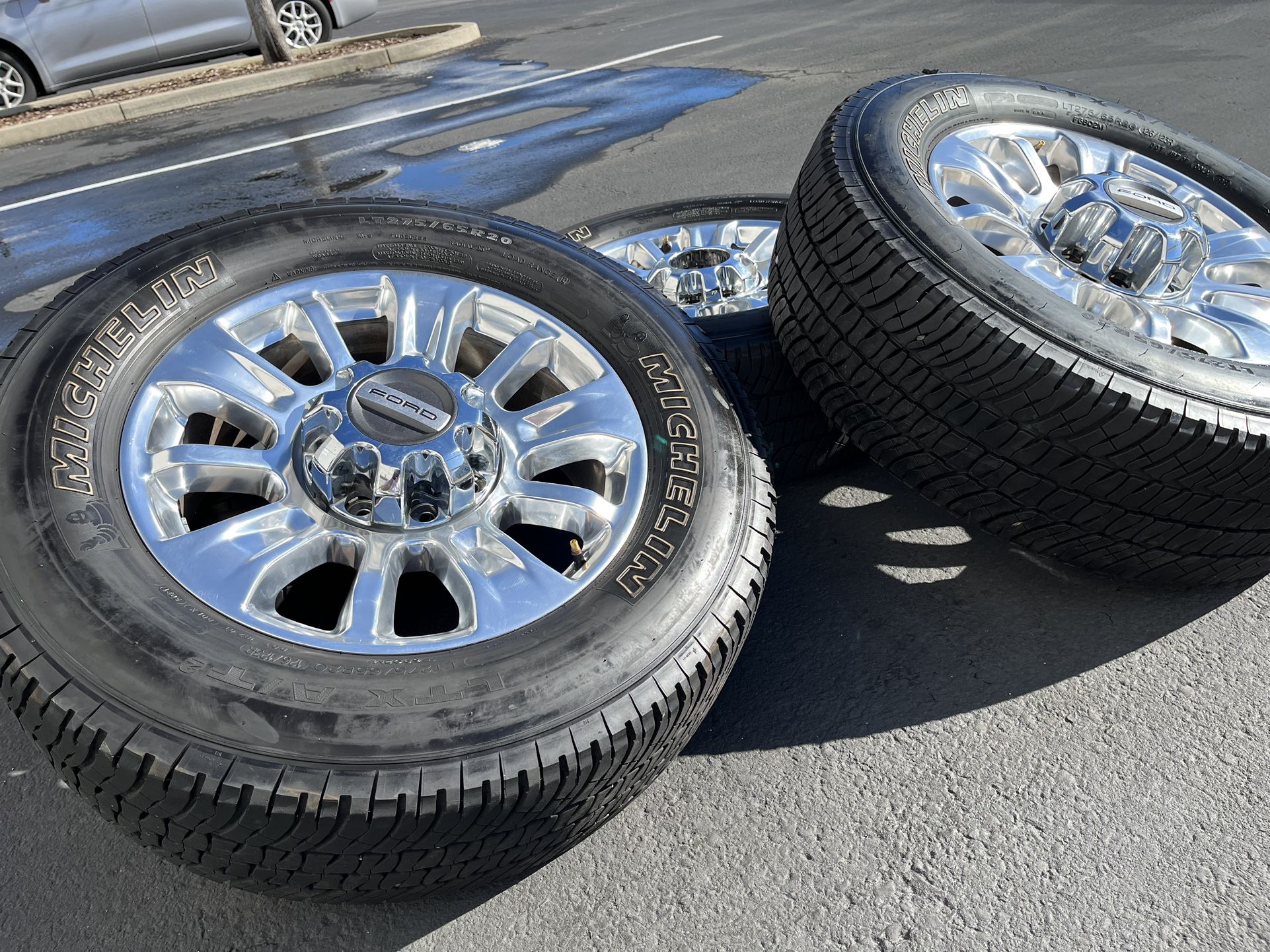 2021 FORD F250 Wheels Rims F-250 F350 20” OEM 275/65/20 Tires