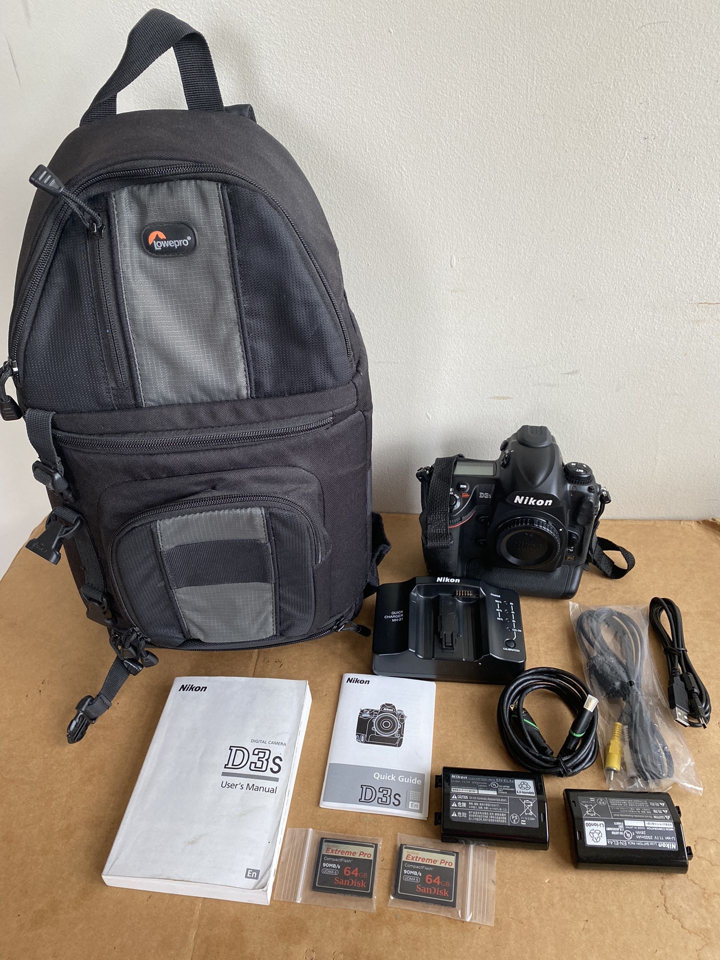 Nikon D3s Digital SLR Camera ( Body )