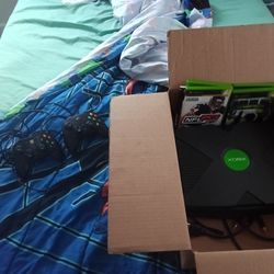 Ebox with 10 games and two controllers