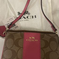 NEW Coach Wristlet 