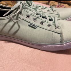 Women’s vans shoes brand new