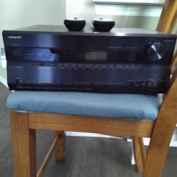 Onkyo AV Receiver 
TX-SR705