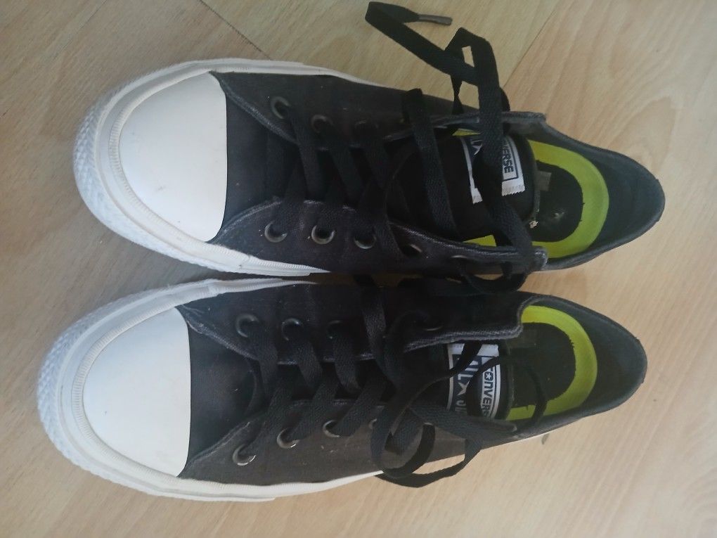 Converse Tennis Shoes 