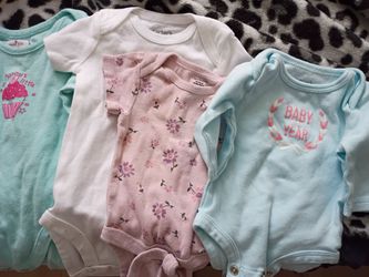 Bundle of baby girl clothes sizes nb to 6 months
