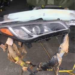 2017 Hyundai Sonata Right Headlight 