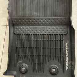 TACOMA ORIGINAL RUBBER CAR FLOOR MAT