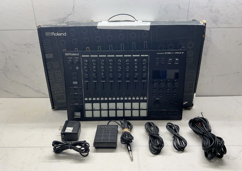 Roland Mixer  Groovebox MC-707