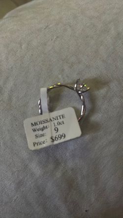 1.0ct beautiful ring
