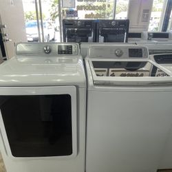 Samsung Steam Gas Dryer And Washer Set In Excellent Condition 