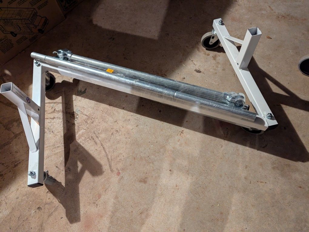 Heavy duty rolling clothing rack