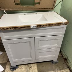 Bathroom Sink/ Vanity