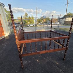 Antique Toddlers Bed