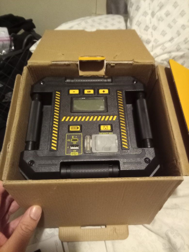 CAT Jumper/Power Bank With Air Compressor