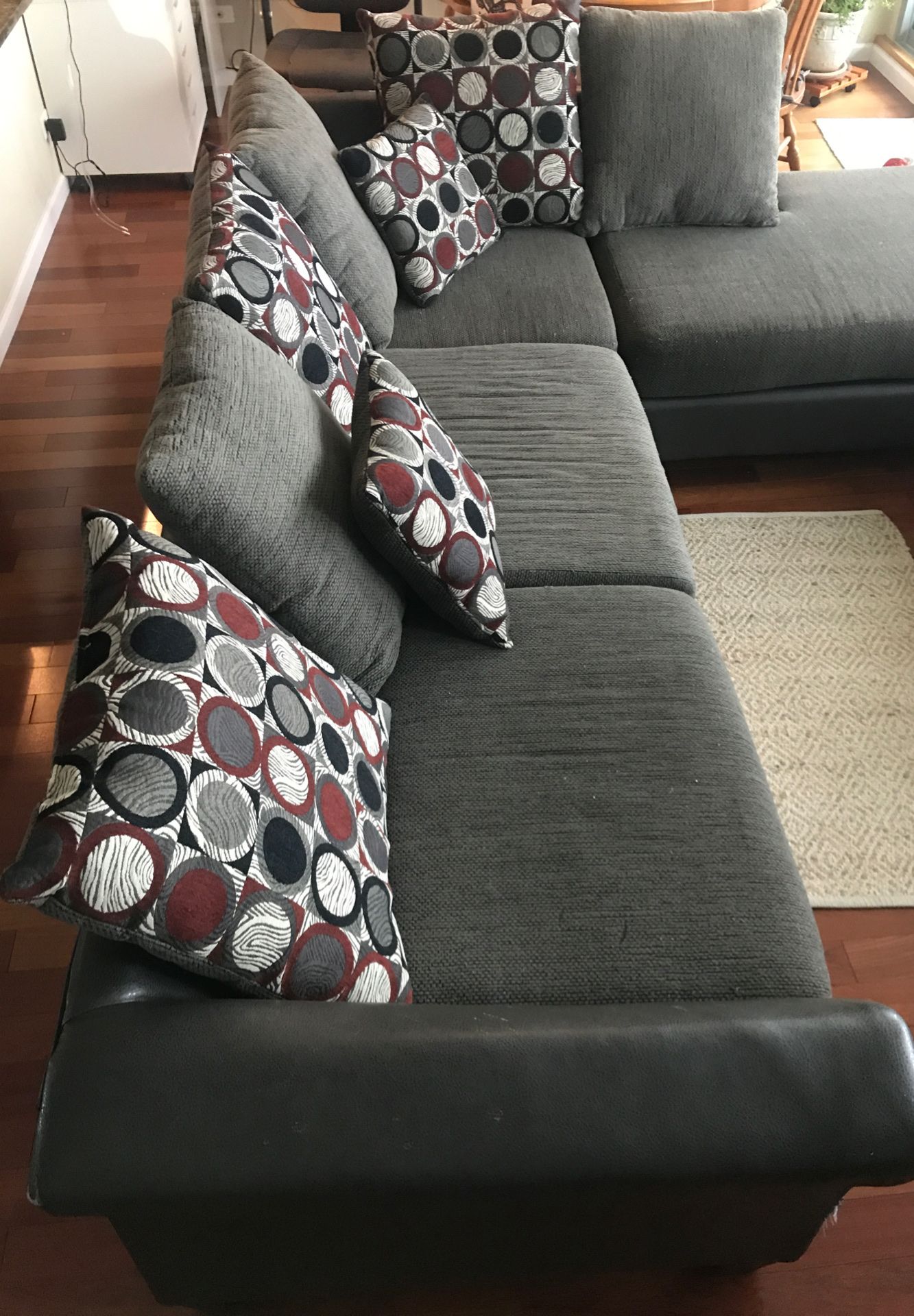 Free couch, Needs pickup today