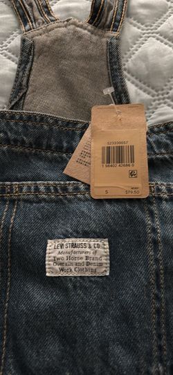 Levi's Brand new overall shorts