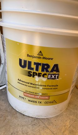 Ultra spec exterior low luster 8 gallons Chantilly lace