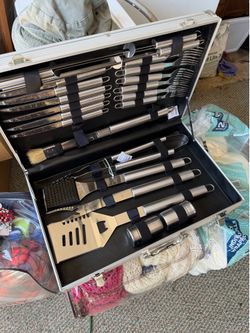 Brand New 23 Piece BBQ set