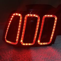 Tail Lights Ford Mustang 00-04 