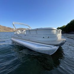 2007 Pontoon Party Barge 