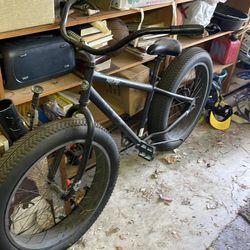 Mongoose fat tire beach cruiser