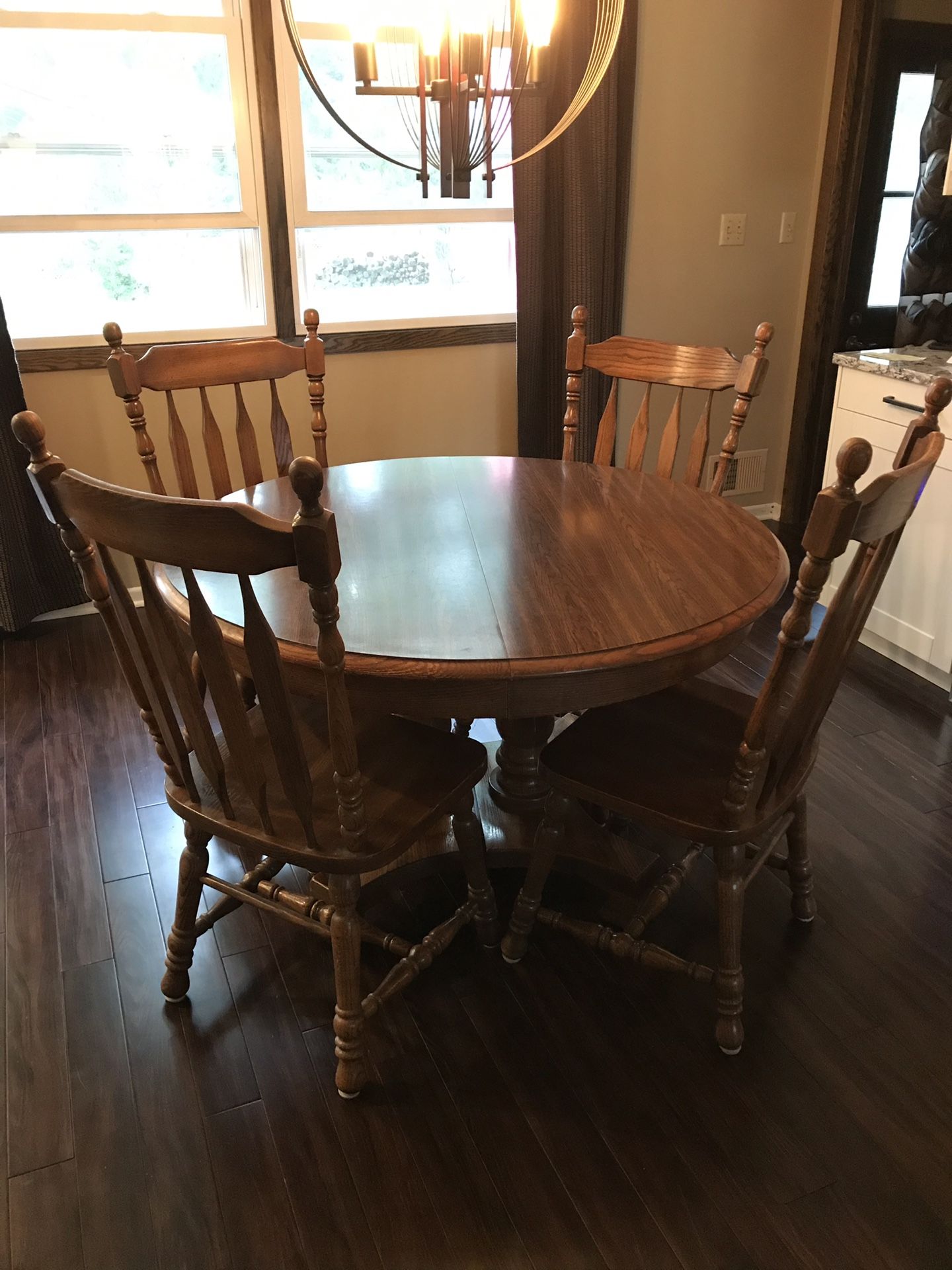 Cochrane Penn Alamo Oak Dining Table and Hutch with 6 chairs for Sale