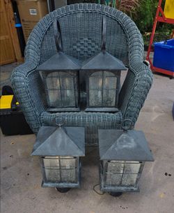 Set of 4 exterior light fixtures (2)Sconce & (2) Post top