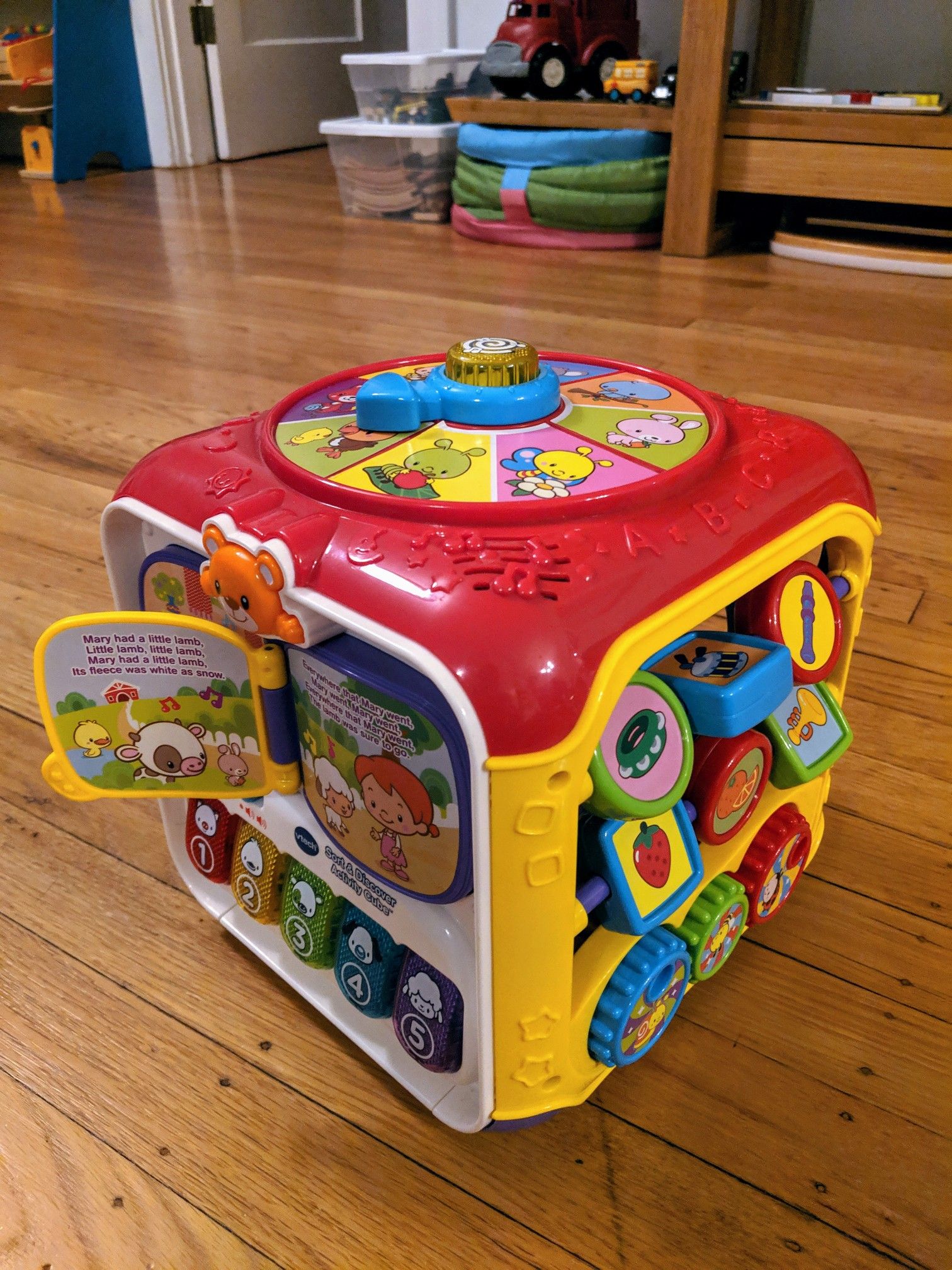 Baby VTech sort and discover activity cube $24 new