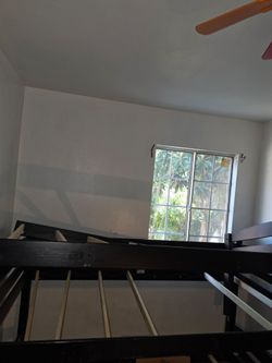 Tri bunk bed
