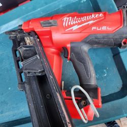 Milwaukee Nail Gun Framing 